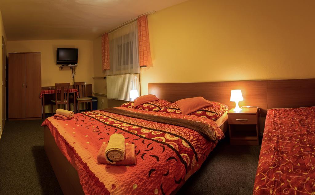 Privat Baja Hotel Liptovsky Mikulas Ngoại thất bức ảnh